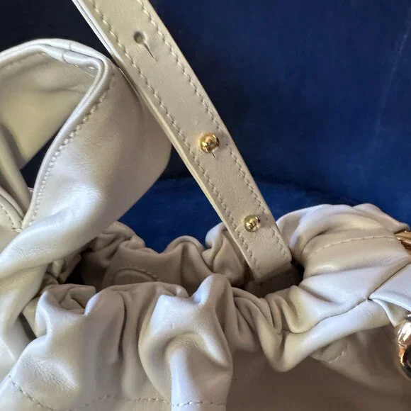 Gorgeous! Like New DeMellier Cream Leather Chain Bucket Bag - Picture 6 of 12